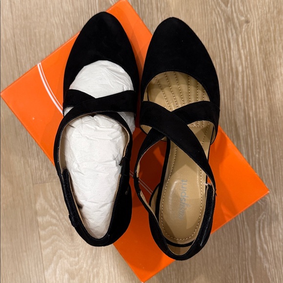 Easy Spirit Esrovana Black Suede Crisscross Heels Like New Size 7.5 - Picture 2 of 6